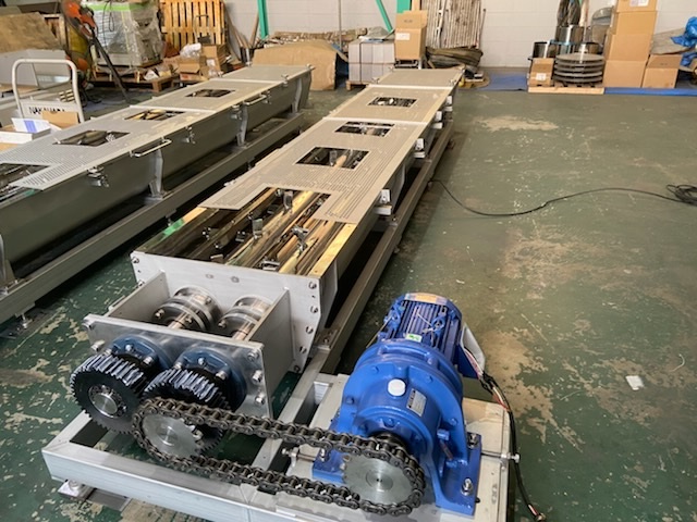 長尺 二軸ピン羽根付きミキサー1